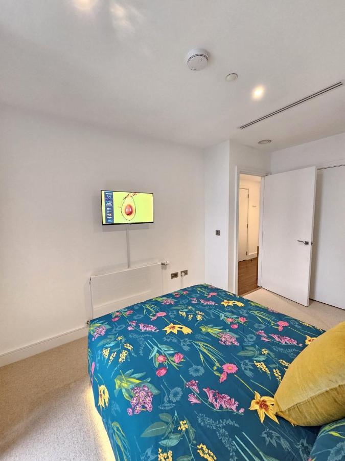 2 Bed Luxurious Apartments Canary Wharf Londen Buitenkant foto