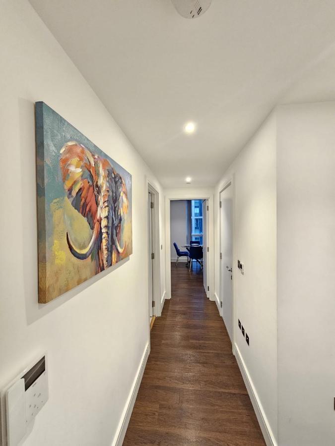 2 Bed Luxurious Apartments Canary Wharf Londen Buitenkant foto