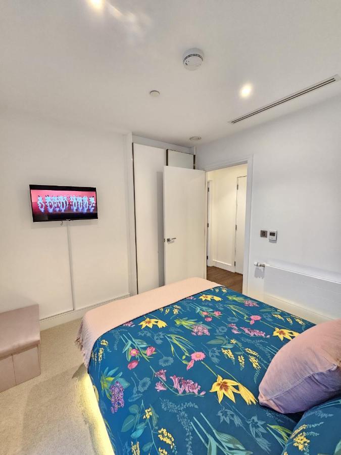 2 Bed Luxurious Apartments Canary Wharf Londen Buitenkant foto